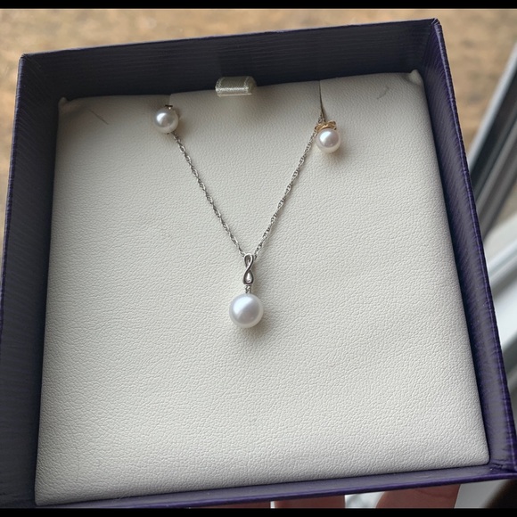 Genuine Pearl Earring & Necklace Set - Picture 2 of 2